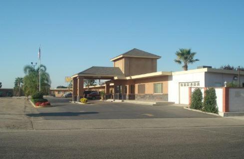 Village Inn Tulare Extérieur photo